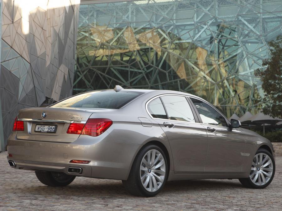  BMW 750i 2008 года  (AU) (фото 6 из 16)